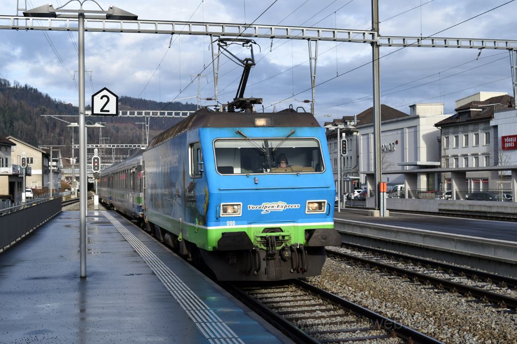 4302-0028-241216.jpg - SOB Re 456.096-7 "Wattwil" / Wattwil 24.12.2016