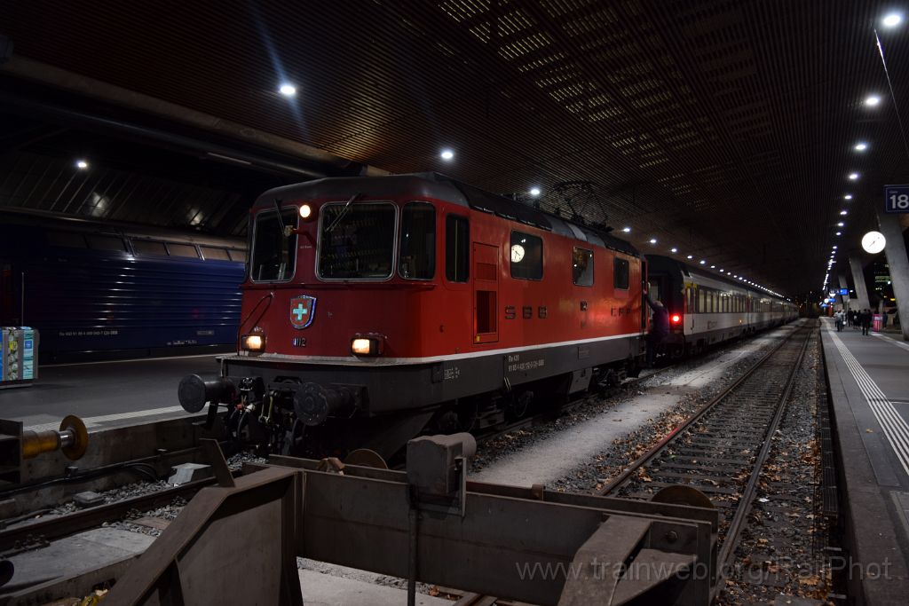 4303-0044-241216.jpg - SBB-CFF Re 4/4" 11112 / Zürich HB 24.12.2016