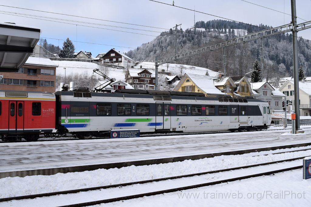 4307-0033-030117.jpg - SOB RBDe 561.084-5 / Wattwil 3.1.2017