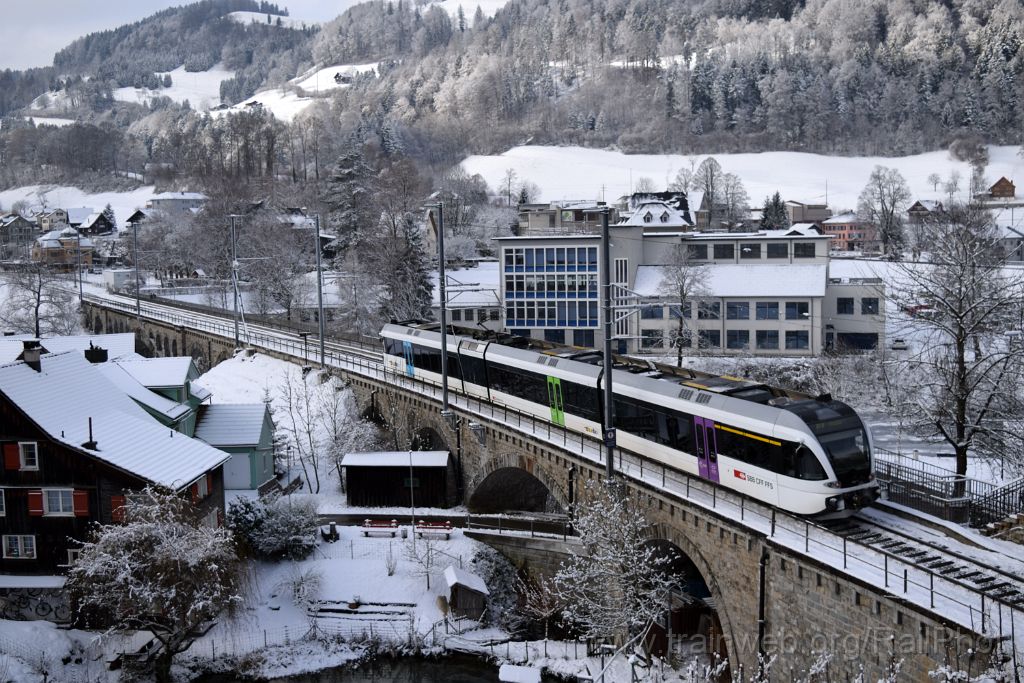 4307-0040-030117.jpg - Thurbo RABe 526.768-7 / Lichtensteig (Untertor) 3.1.2017
