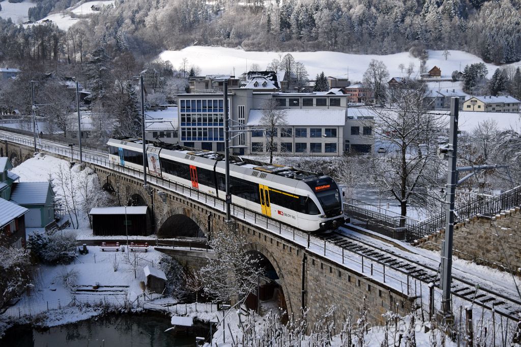 4308-0041-030117.jpg - Thurbo RABe 526.791-9 "Spieleland-Express" / Lichtensteig (Untertor) 3.1.2017