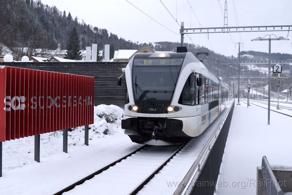 4309-0004-040117.jpg - Thurbo RABe 526.770-3 "Bazenheid" / Wattwil 4.1.2017