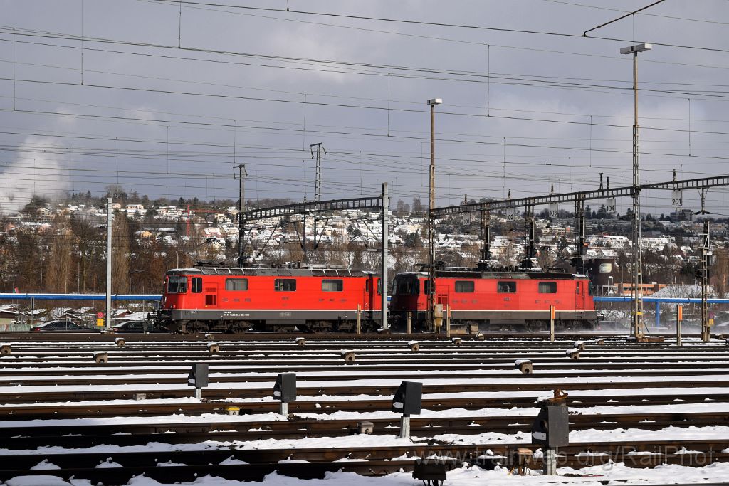 4320-0050-050117.jpg - SBB-CFF Re 4/4" 11136 + Re 4/4" 11162 / Zürich-Mülligen 5.1.2017