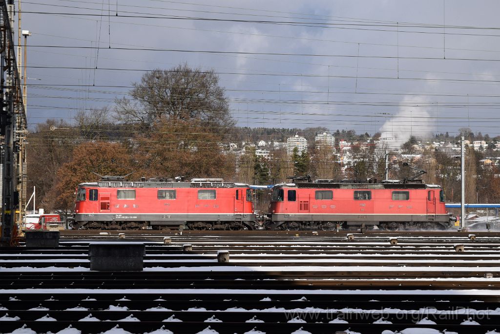 4321-0004-050117.jpg - SBB-CFF Re 4/4" 11136 + Re 4/4" 11162 / Zürich-Mülligen 5.1.2017