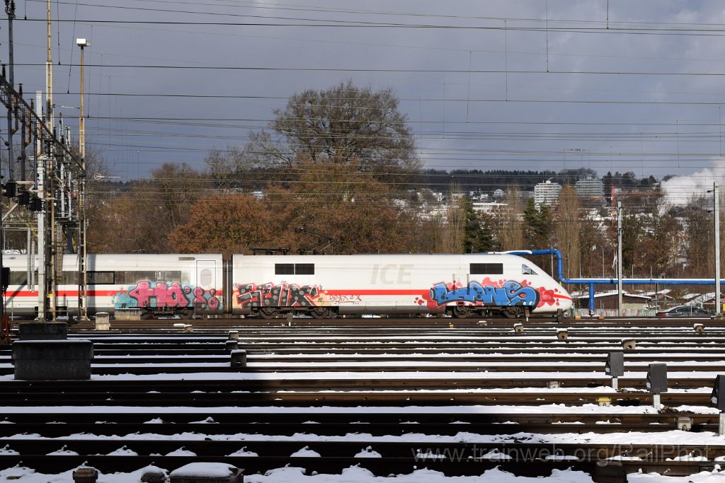 4321-0016-050117.jpg - DBAG ICE 401.576-4 / Zürich-Mülligen 5.1.2017