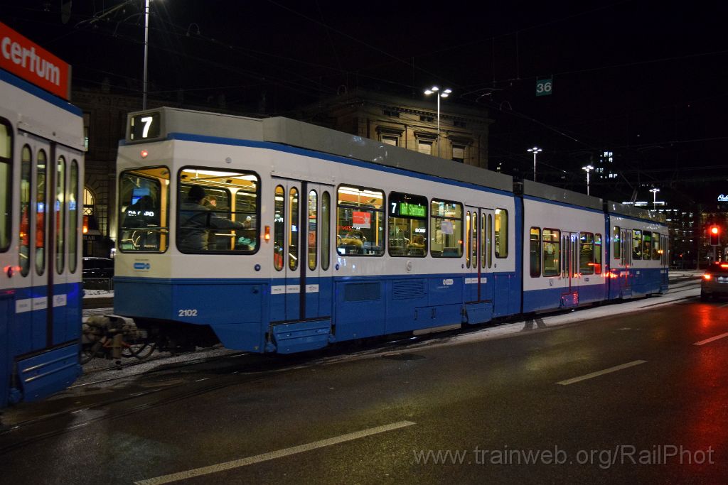 4323-0006-050117.jpg - VBZ Be 4/8 2102 / Zürich (Bahnhofplatz) 5.1.2017
