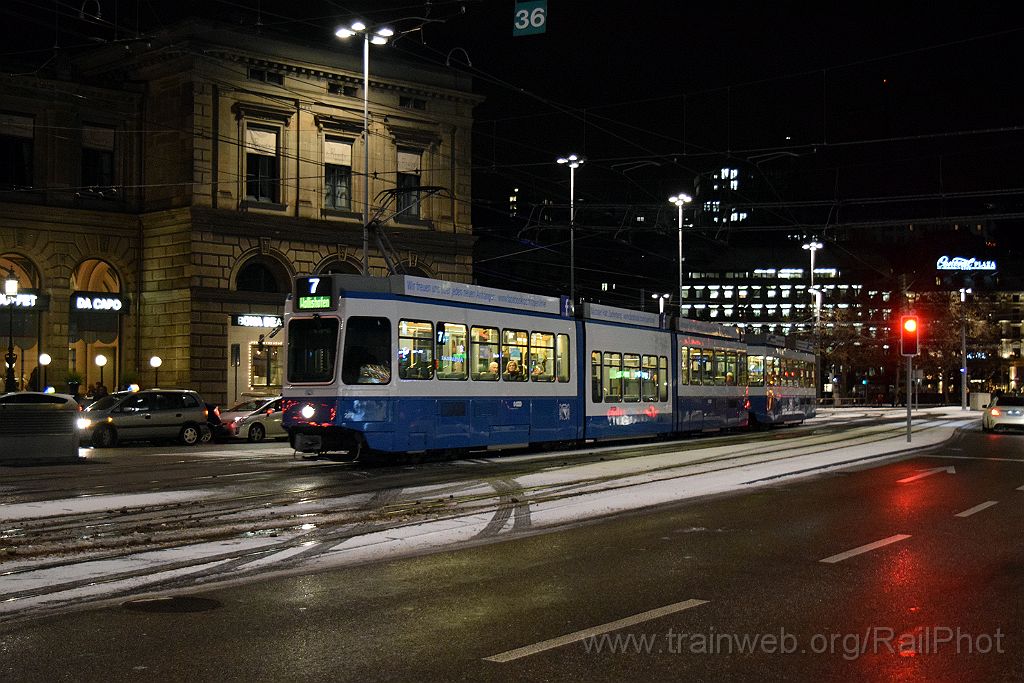4323-0023-050117.jpg - VBZ Be 4/8 2112 + Be 2/4 2431 / Zürich (Bahnhofplatz) 5.1.2017