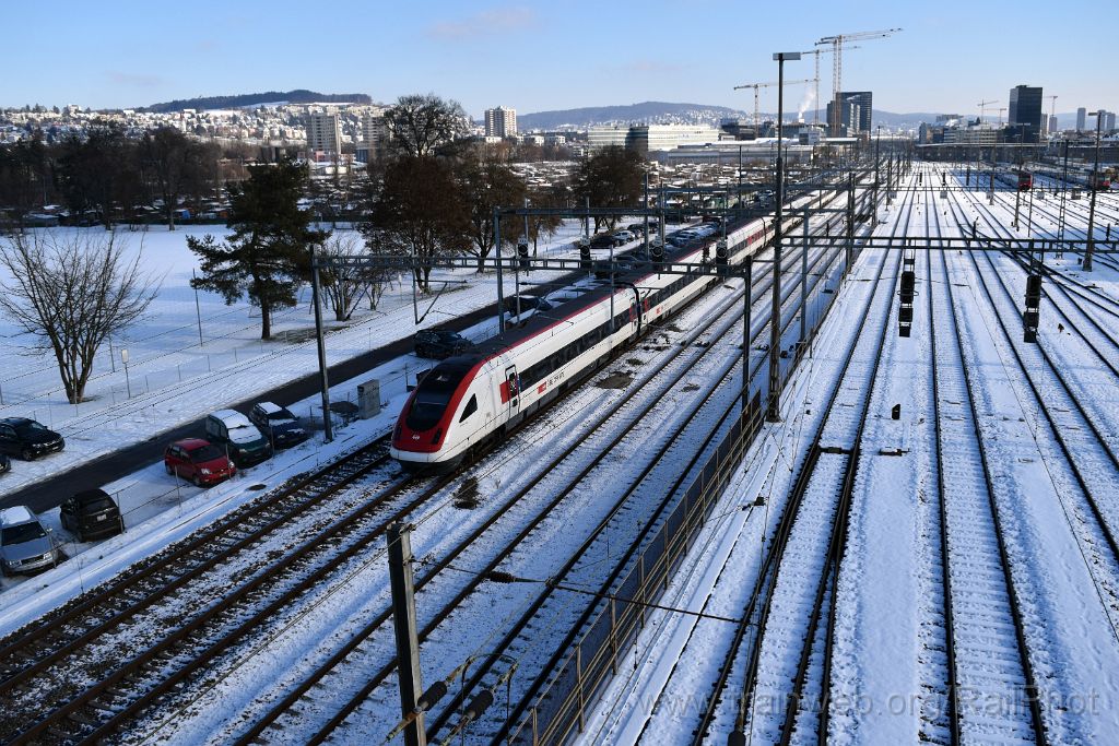 4327-0028-060117.jpg - SBB-CFF RABDe 500.006 "Johanna Spyri" / Zürich-Mülligen (Hermetschloobrücke) 6.1.2017