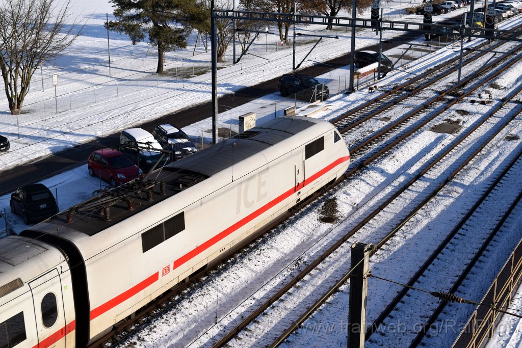 4328-0048-060117.jpg - DBAG ICE 401.574-9 "Zürich" / Zürich-Mülligen (Hermetschloobrücke) 6.1.2017