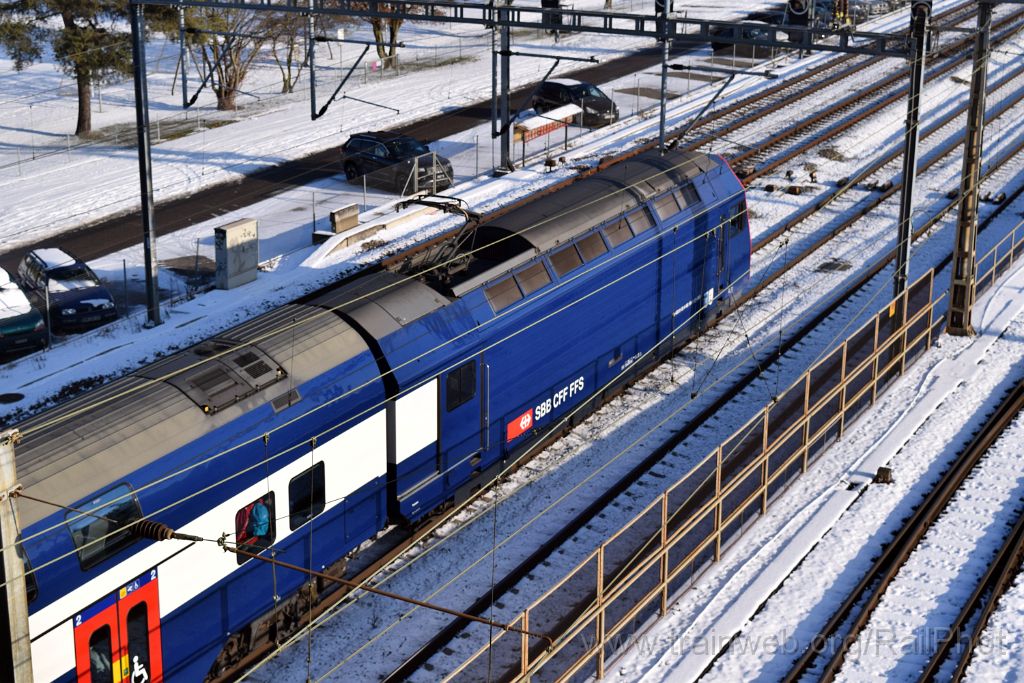 4330-0009-060117.jpg - SBB-CFF Re 450.104-5 "Aussersihl-Hard" / Zürich-Mülligen (Hermetschloobrücke) 6.1.2017