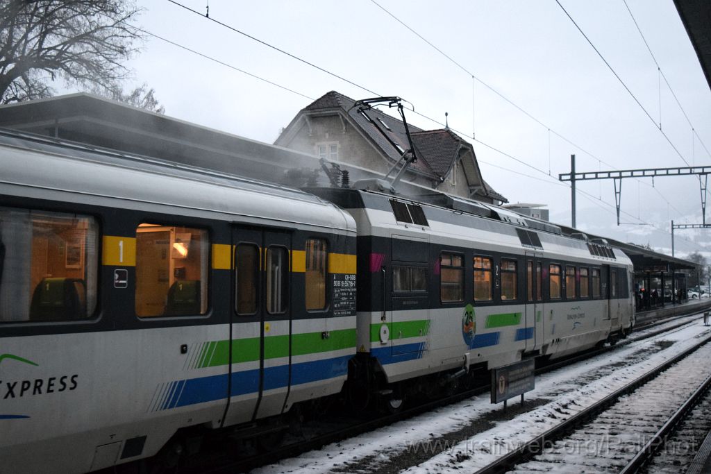 4348-0043-010217.jpg - SOB RBDe 561.174-4 / Uznach 1.2.2017