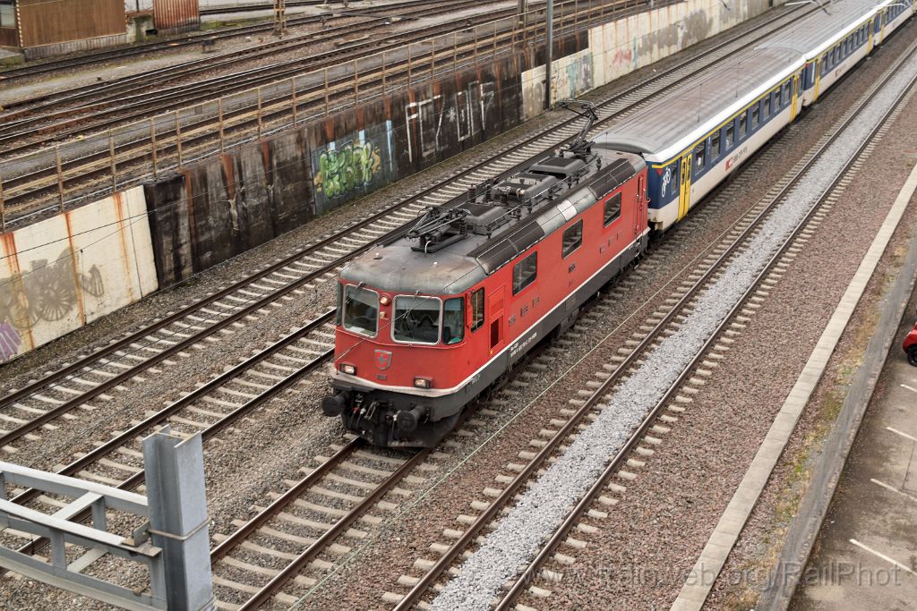 4350-0003-020217.jpg - SBB-CFF Re 4/4" 11156 / Zürich-Mülligen (Hermetschloobrücke) 2.2.2017