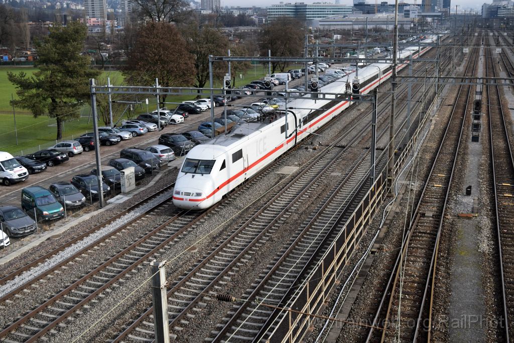 4354-0005-020217.jpg - DBAG ICE 401.088-0 "Hildesheim" / Zürich-Mülligen (Hermetschloobrücke) 2.2.2017