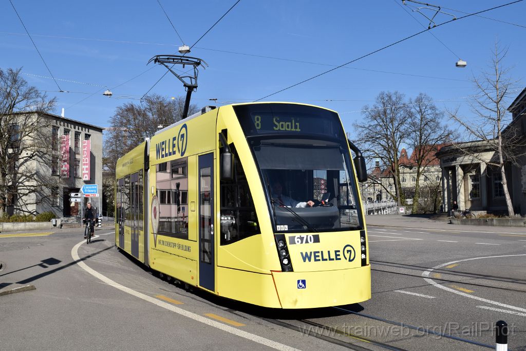 4369-0028-270217.jpg - BernMobil Be 4/8 670 "Welle 7" / Helvetiaplatz 27.2.2017