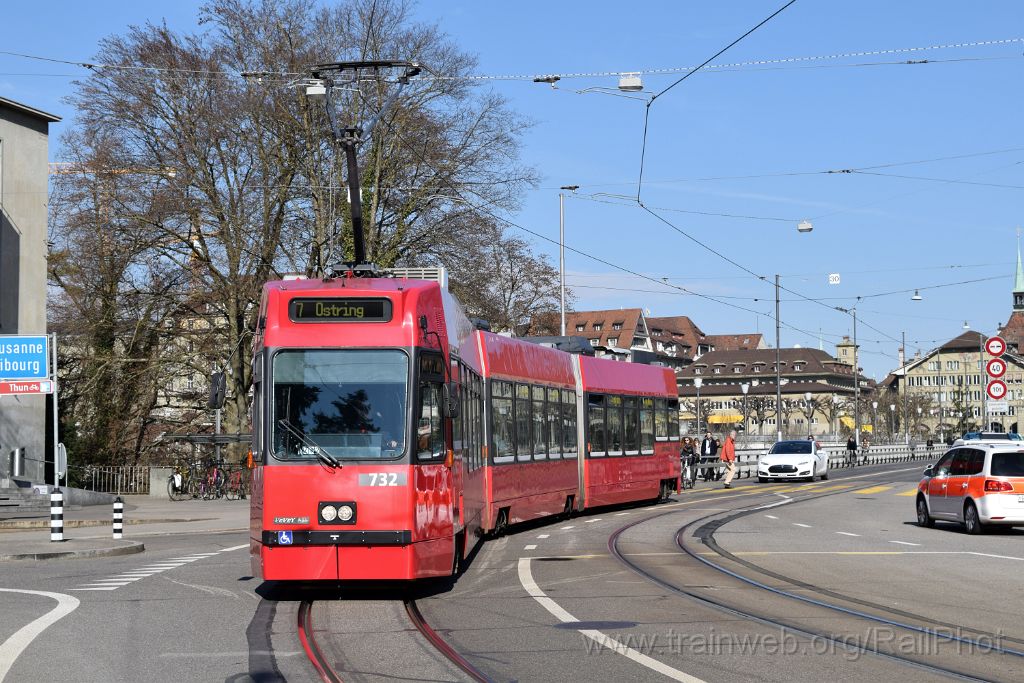 4369-0038-270217.jpg - BernMobil Be 4/8 732 / Helvetiaplatz 27.2.2017