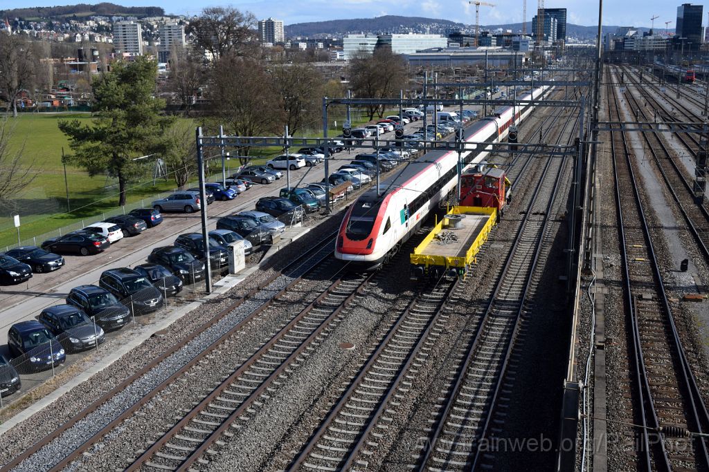 4384-0035-020317.jpg - SBB-CFF Tm 232.043-0 + Kgs (Xns) 123 + ICN RABDe 500.042 "Steivan Brunies" / Zürich-Mülligen (Hermetschloobrücke) 2.3.2017