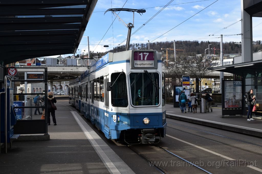 4393-0045-040317.jpg - VBZ Be 4/6'' 2070 "Aussersihl-Hard" / Escher-Wyss Platz 4.3.2017