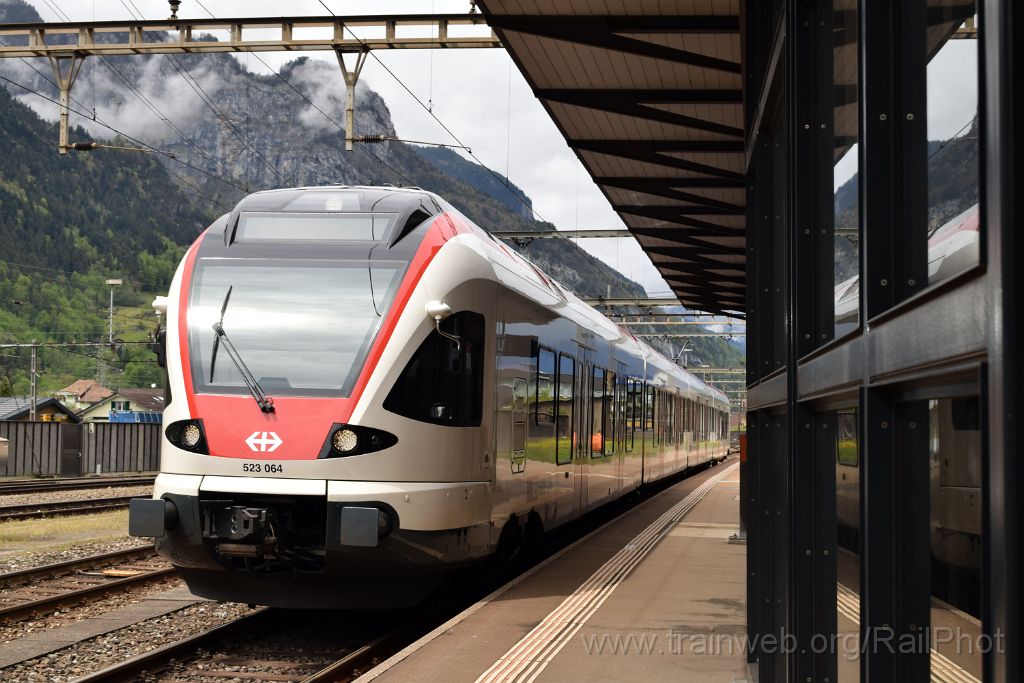 4423-0008-070517.jpg - SBB-CFF RABe 523.064 / Erstfeld 7.5.2017