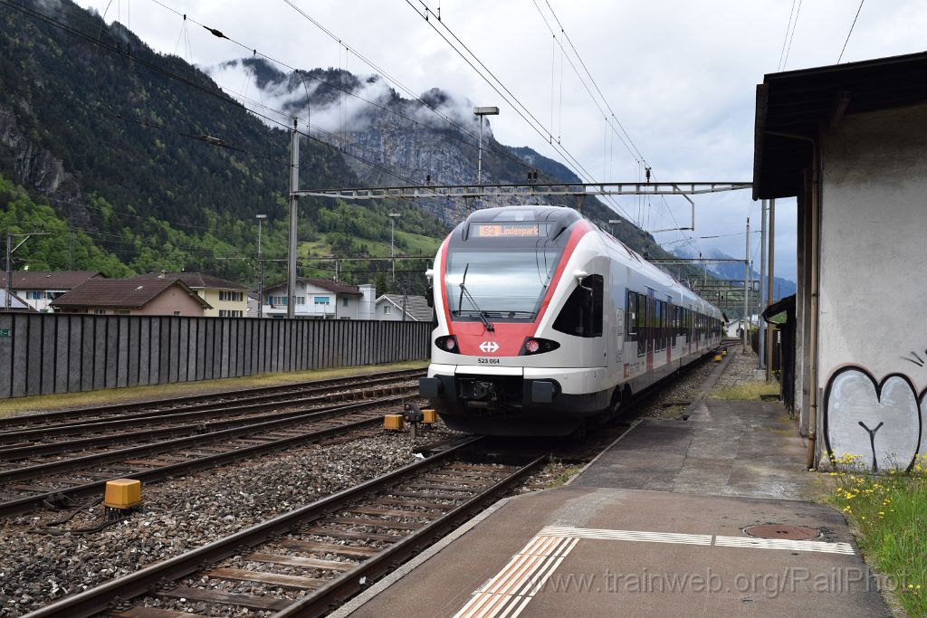4423-0020-070517.jpg - SBB-CFF RABe 523.064 / Erstfeld 7.5.2017