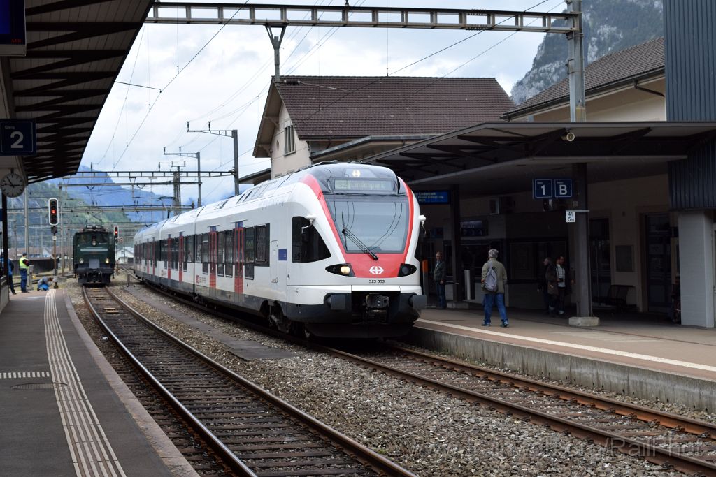 4427-0034-070517.jpg - SBB-CFF Ae 4/7 10976 + RABe 523.003 / Erstfeld 7.5.2017