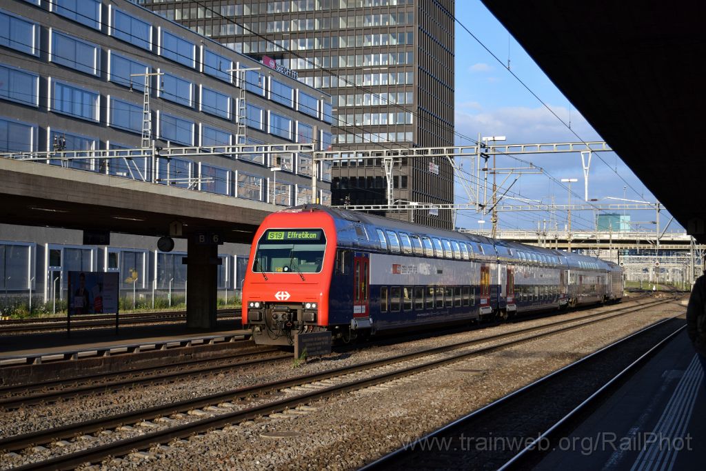 4438-0043-090517.jpg - SBB-CFF Re 450.071-6 "Altenburg" + Bt (DPZplus) 50 85 86-33 025-2 / Zürich-Altstetten 9.5.2017