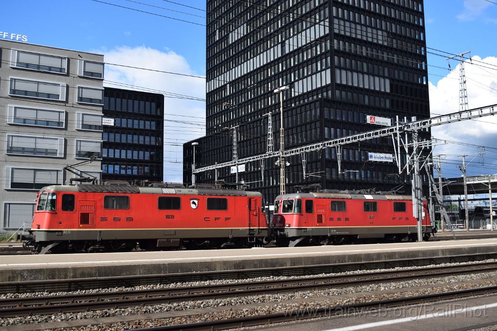 4496-0016-060617.jpg - SBB-CFF Re 4/4" 11273 + Re 4/4" 11239 "Porrentruy" / Zürich-Altstetten 6.6.2017