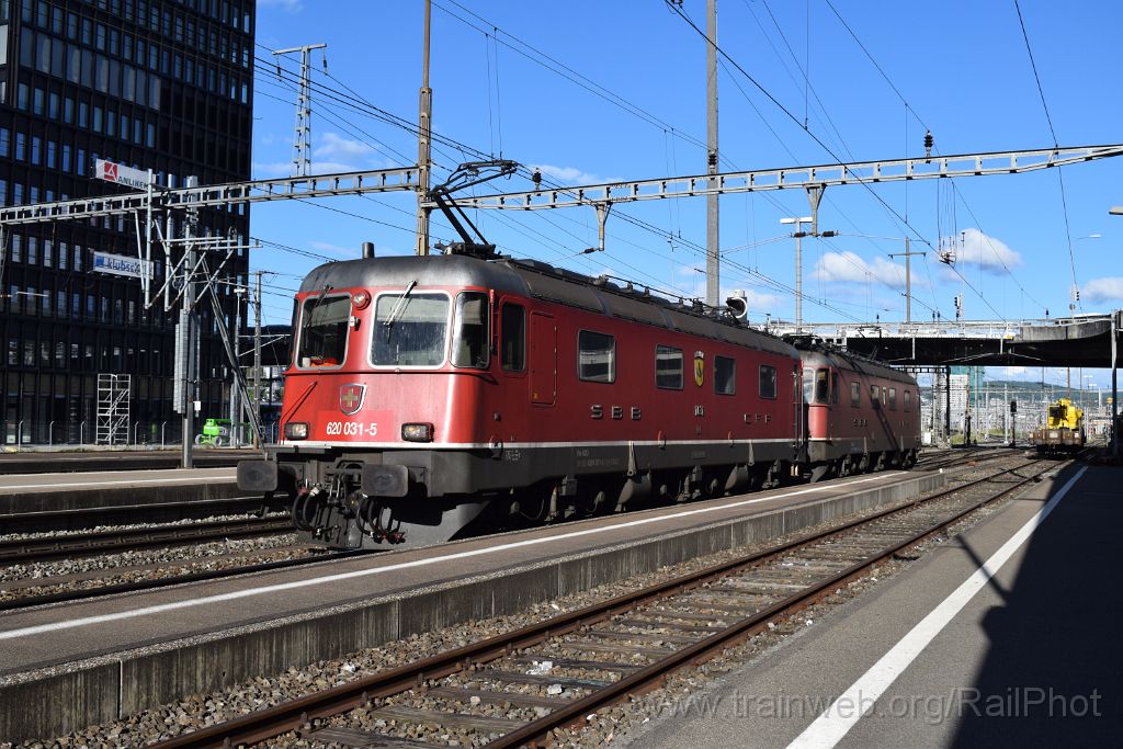 4501-0047-060617.jpg - SBB-CFF Re 6/6 11631 "Dulliken" + Re 6/6 11643 "Laufen" / Zürich-Altstetten 6.6.2017