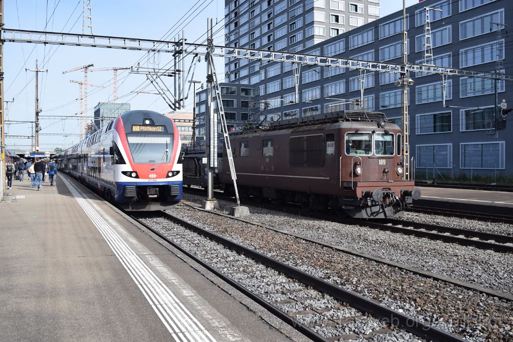 4510-0027-080617.jpg - BLS Re 4/4 189 "Niedergesteln" + SBB-CFF RABe 511.003 / Zürich-Altstetten 8.6.2017