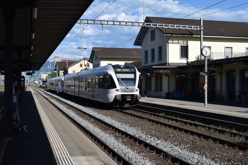 4520-0025-260617.jpg - Thurbo RABe 526.737-2 + Thurbo RABe 526.761-2 "Untersee und Rhein" / St.Margrethen 26.6.2017