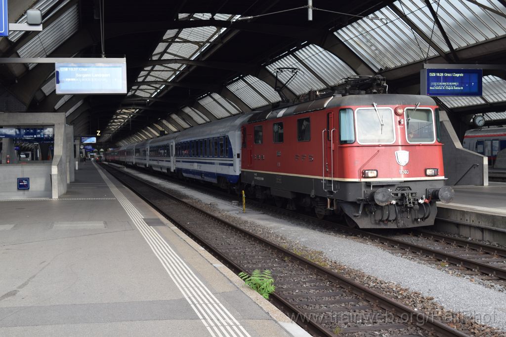 4528-0040-270617.jpg - SBB-CFF Re 4/4" 11303 / Zürich HB 27.6.2017