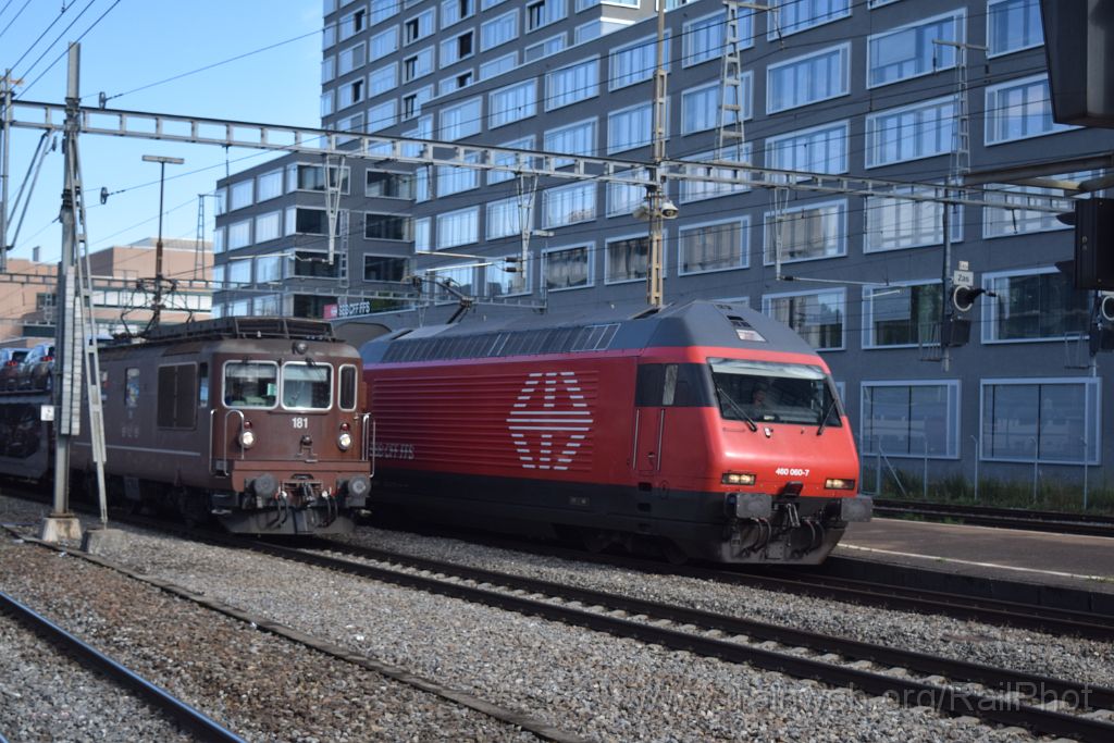 4531-0003-290617.jpg - BLS Re 4/4 181 "Interlaken" + SBB-CFF Re 460.060-7 "Val-de-Travers" / Zürich-Altstetten 29.6.2017