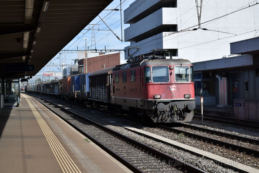 4544-0014-170717.jpg - SBB-CFF Re 4/4" 11237 / Killwangen-Spreitenbach 17.7.2017