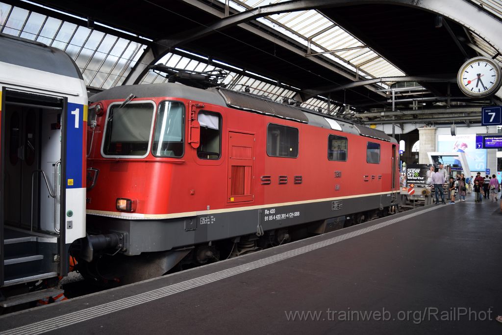 4588-0046-050817.jpg - SBB-CFF Re 4/4" 11301 / Zürich HB 5.8.2017