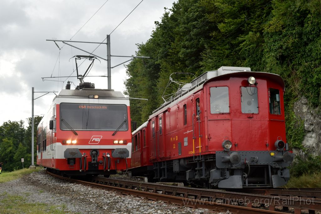 4593-0005-060817.jpg - RHB DZeh 2/4 22 + AB BDeh 3/6 25 / Wienacht-Tobel 6.8.2017