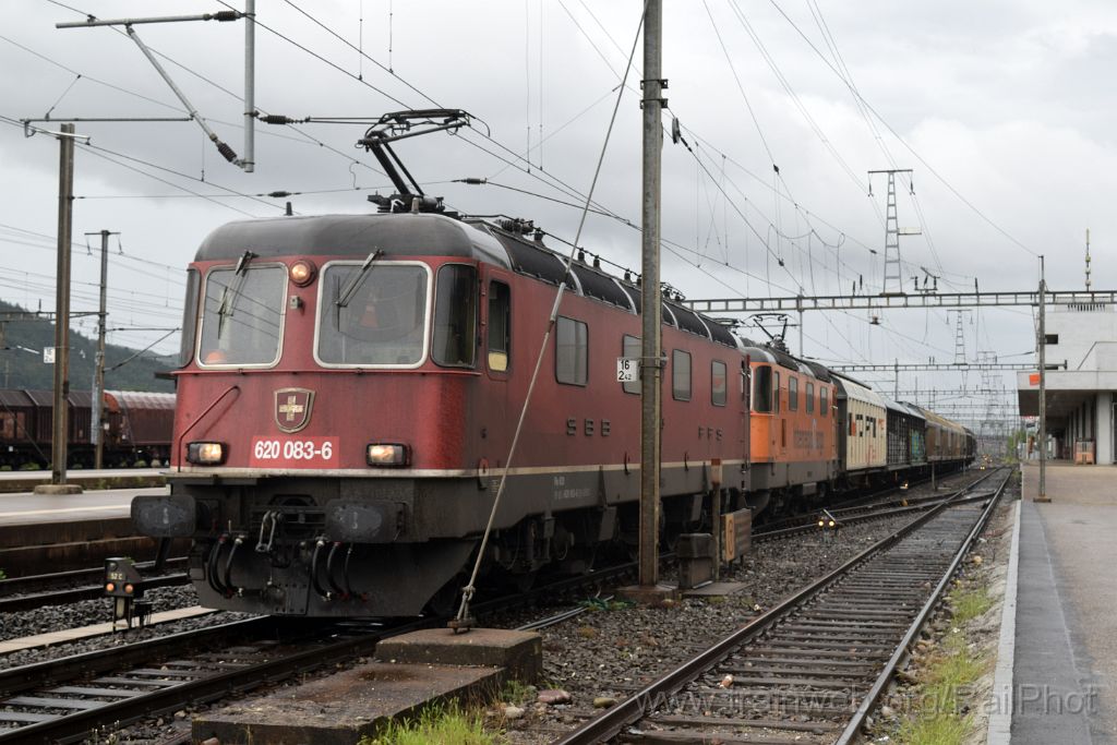 4598-0050-080817.jpg - SBB-CFF Re 6/6 11683 "Amsteg - Silenen" + Re 420.320-4 "InterRegio Cargo" / Killwangen-Spreitenbach 8.8.2017