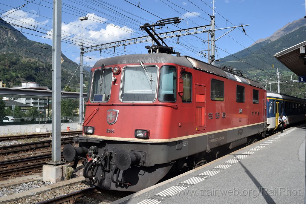 4615-0009-290817.jpg - SBB-CFF Re 4/4" 11200 / Brig 29.8.2017