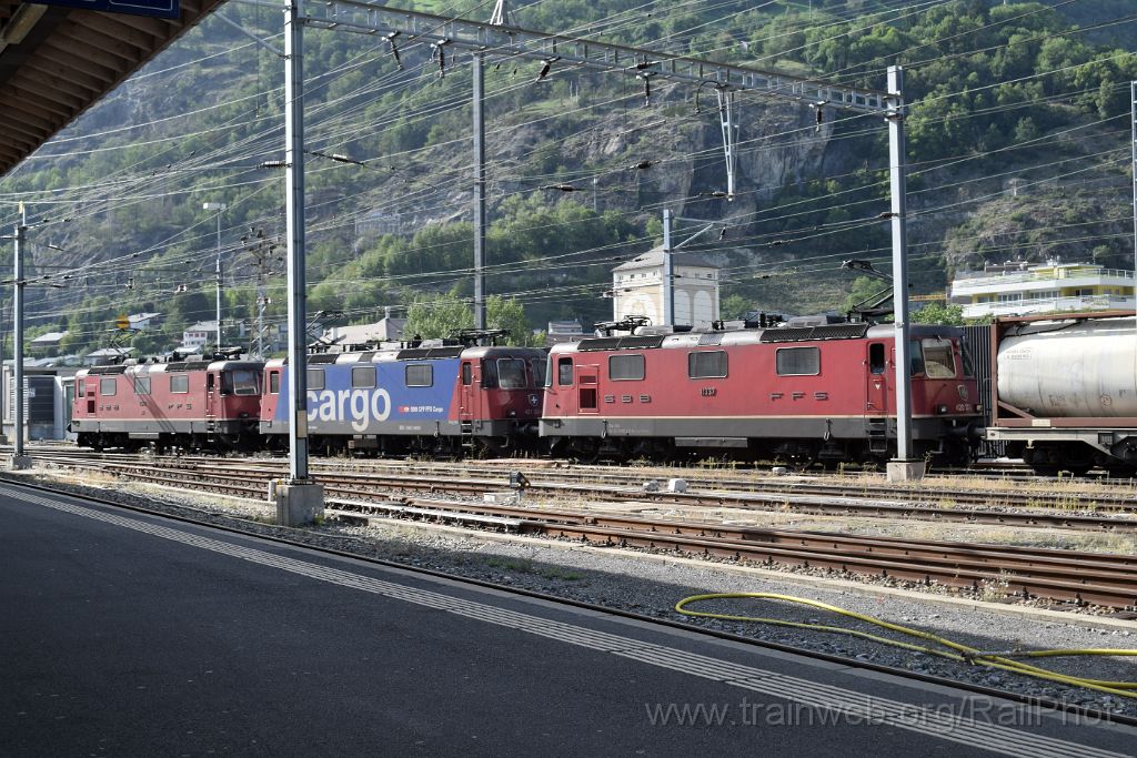 4616-0040-290817.jpg - SBB-CFF Re 4/4" 11343 + Re 421.386-4 + Re 4/4" 11337 / Brig 29.8.2017
