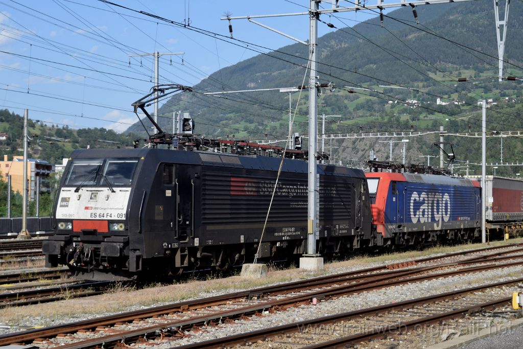 4617-0033-290817.jpg - MRCE ES 64 F4-091 + SBB-CFF Re 474.015-5 / Brig 29.8.2017