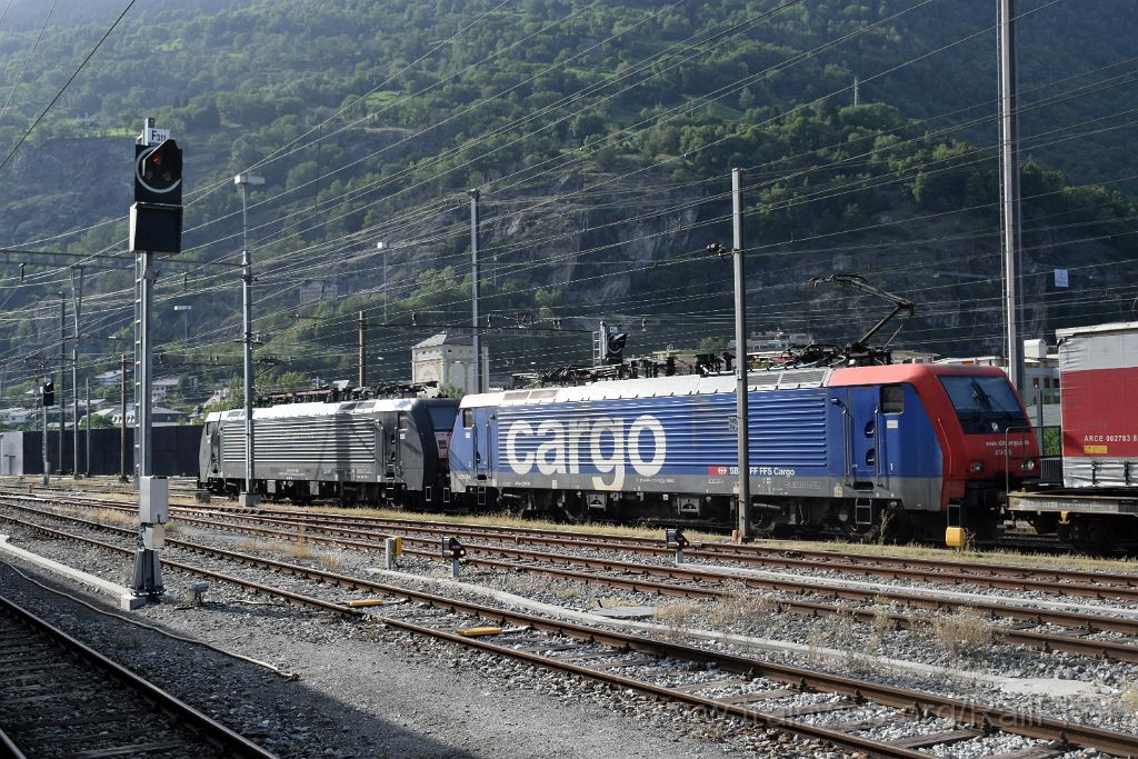 4618-0007-290817.jpg - MRCE ES 64 F4-091 + SBB-CFF Re 474.015-5 / Brig 29.8.2017
