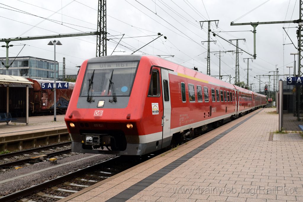4627-0013-310817.jpg - DBAG 611.531 + 611.003 / Singen (Htw) 31.8.2017