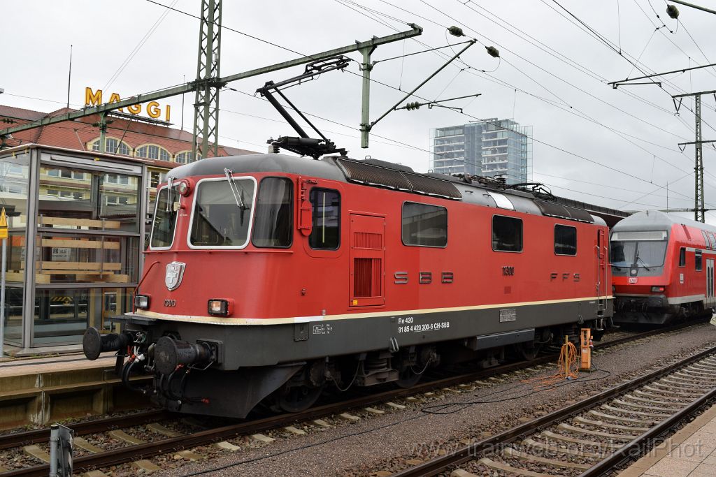 4628-0017-310817.jpg - SBB-CFF Re 4/4" 11300 / Singen (Htw) 31.8.2017