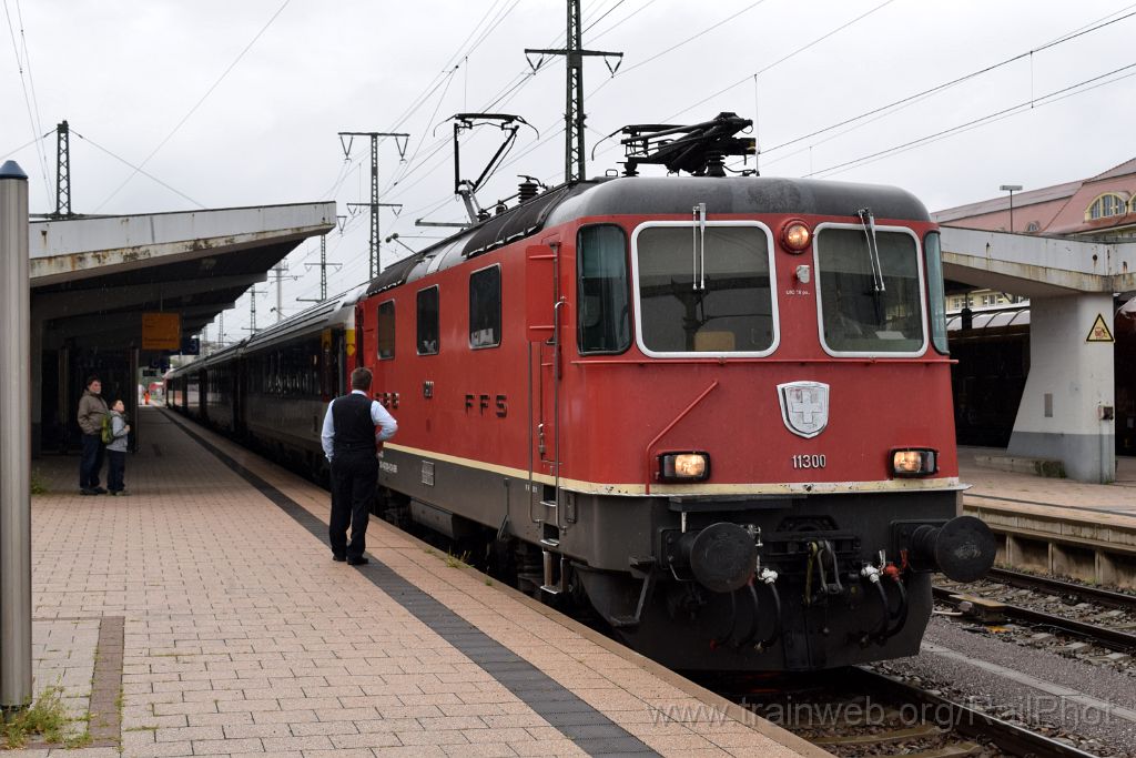 4631-0002-310817.jpg - SBB-CFF Re 4/4" 11300 / Singen (Htw) 31.8.2017
