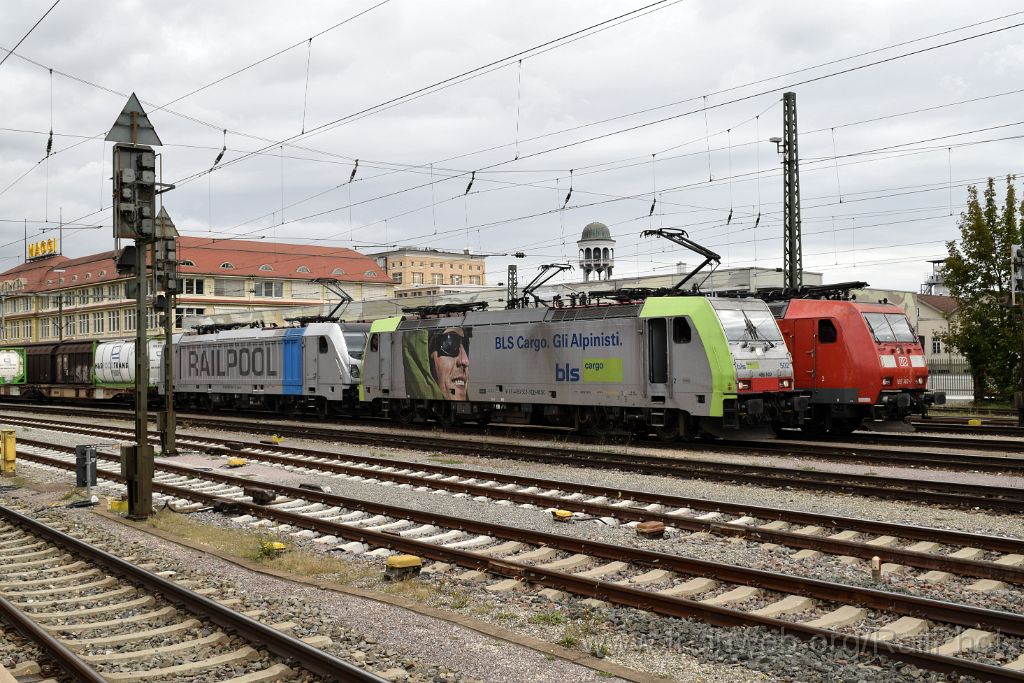 4655-0045-070917.jpg - BLS Re 486.502-8 + RailPool 187.004-7 + DBAG 185.140-1 / Singen (Htw) 7.9.2017