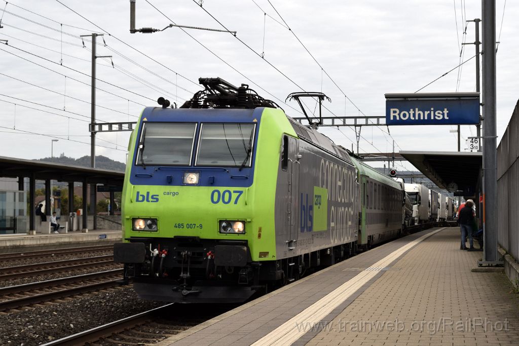 4677-0039-041017.jpg - BLS Re 485.007-9 / Rothrist 4.10.2017