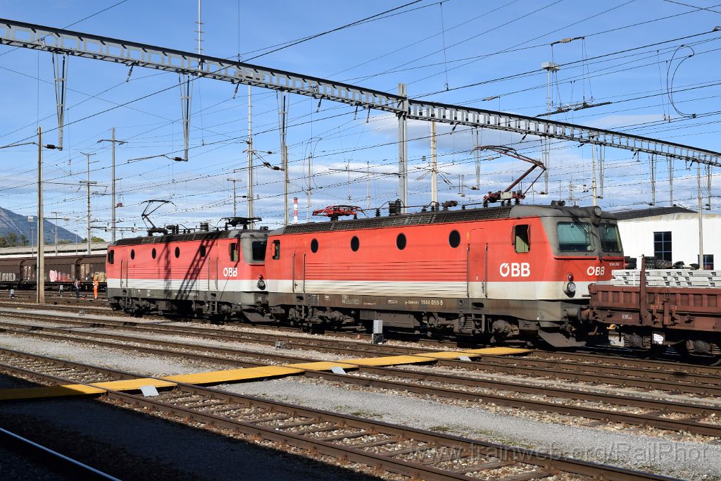 4693-0040-051017.jpg - ÖBB 1144.039 + 1144.058 / Buchs SG 5.10.2017