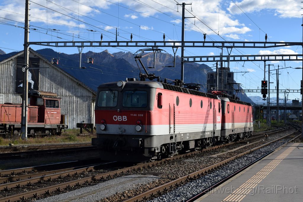 4696-0005-051017.jpg - ÖBB 1144.058 + 1144.039 / Buchs SG 5.10.2017