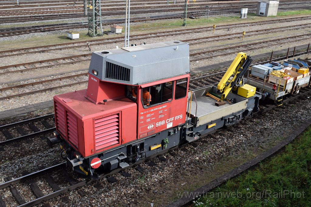 4708-0024-121017.jpg - SBB-CFF Tm 234.076-8 / Basel Badische Bahnhof 12.10.2017