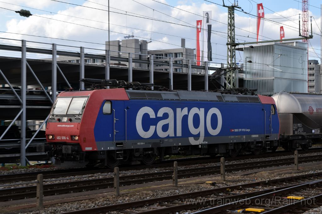4715-0010-121017.jpg - SBB-CFF Re 482.006-4 / Basel Badische Bahnhof 12.10.2017