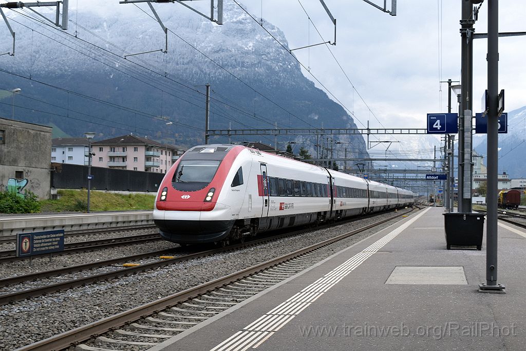 4765-0013-071117.jpg - SBB-CFF ICN RABDe 500.013 "Denis de Rougemont" / Altdorf 7.11.2017