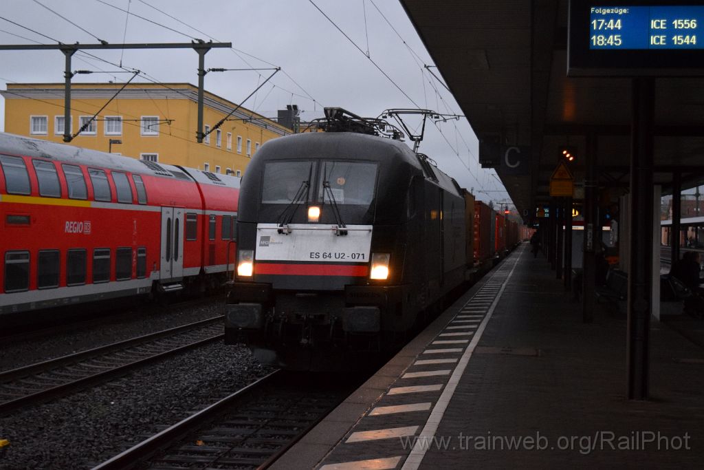 4786-0005-101117.jpg - MRCE ES 64 U2 071 / Fulda Hbf 10.11.2017